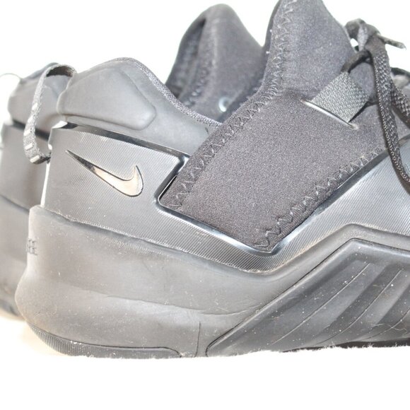 NIKE main image 10